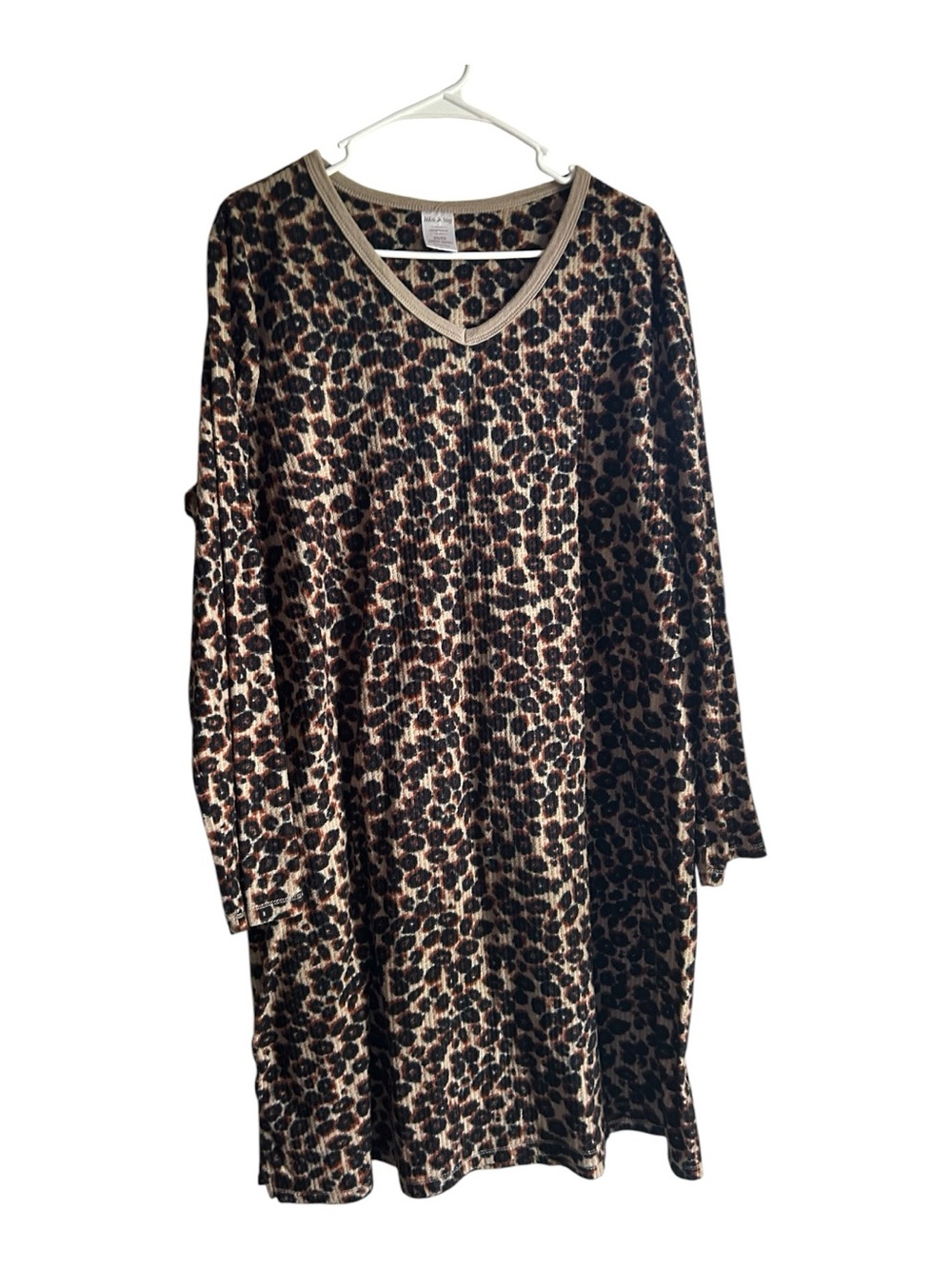 4/$20 White Stag Size 2X-3X Leopard-Print Nightshirt